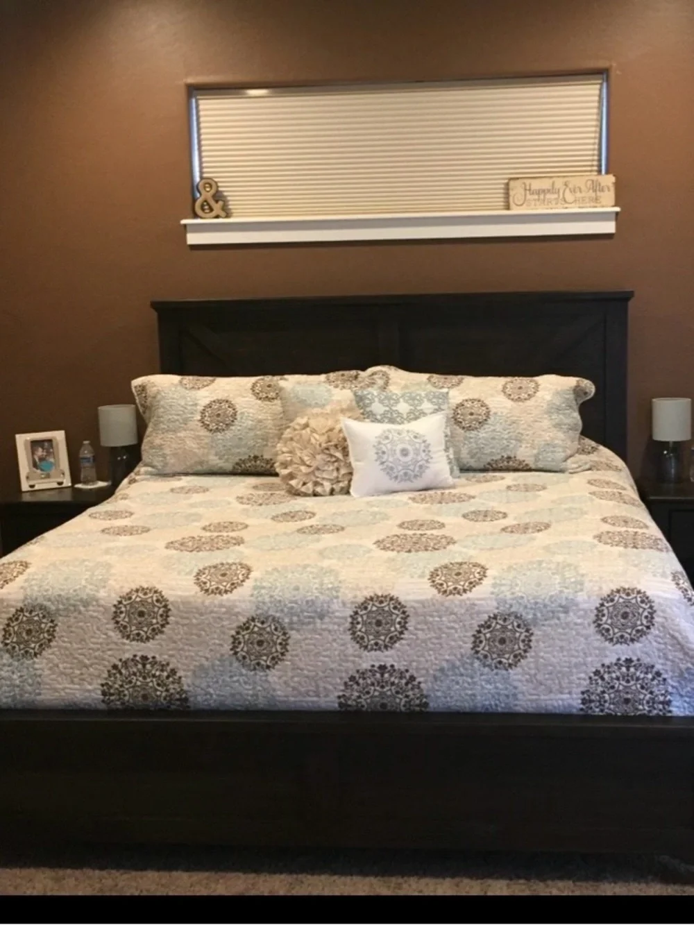 Classic Medallion Quilt Set with matching shams